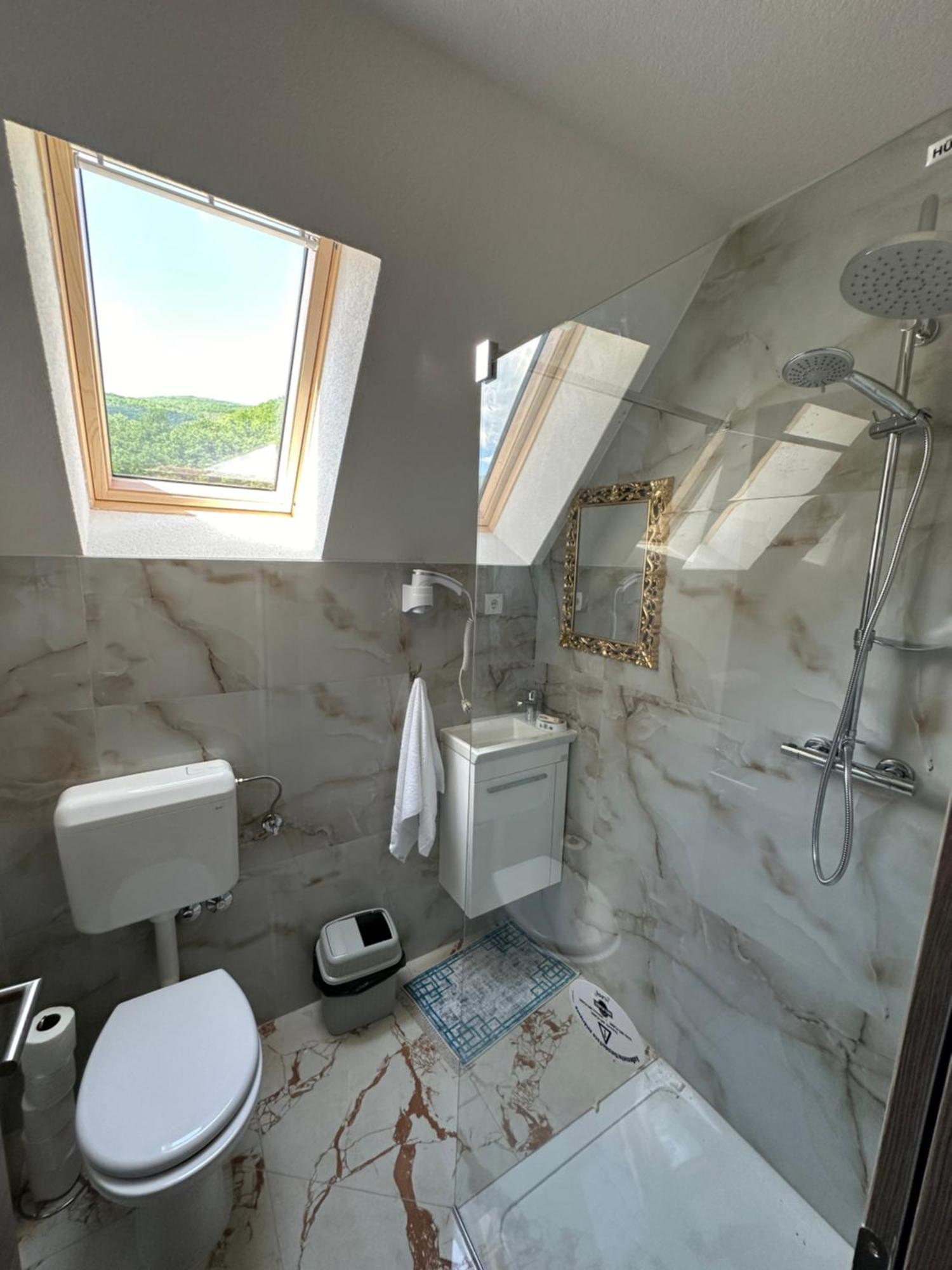 Bungalow House - 5 Rooms Zolaci エクステリア 写真